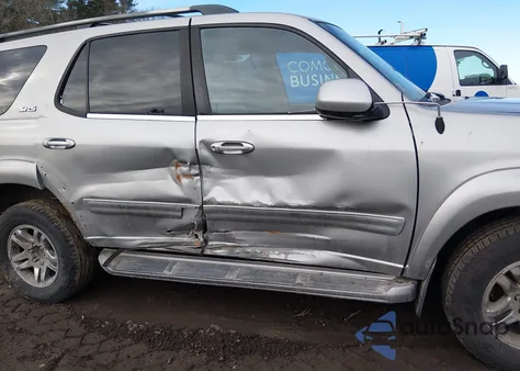 2004 Toyota Sequoia Sr5 V8 z USA, uszkodzony, nr VIN 5TDBT44A04S231784